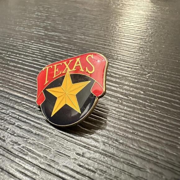 Vintage Gold Tone Texas Star Red Blue Yellow Lapel Hat Pin VGC - Picture 3 of 6